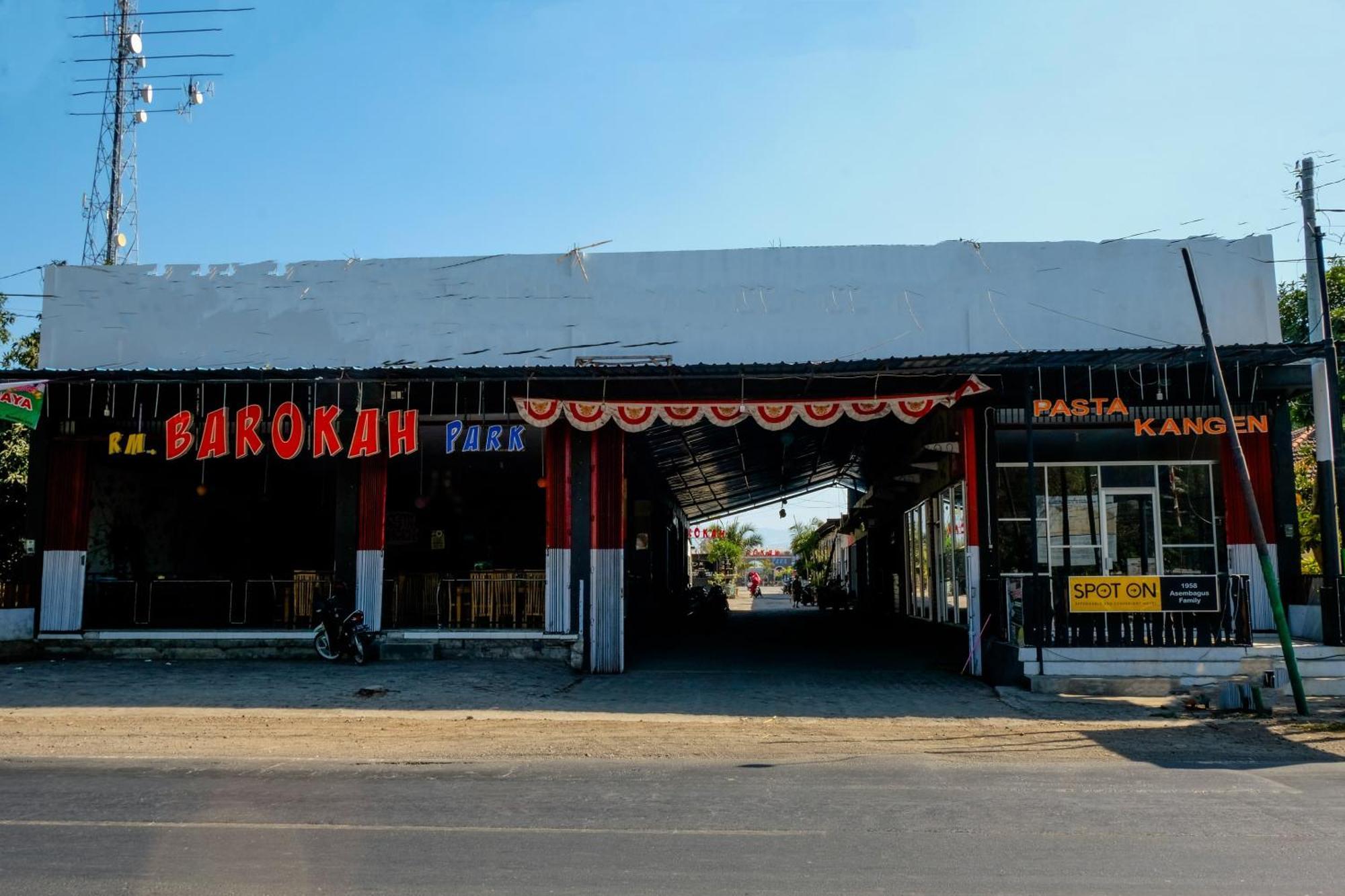 Hotel Spot On 1958 Asembagus Family Situbondo Exterior foto